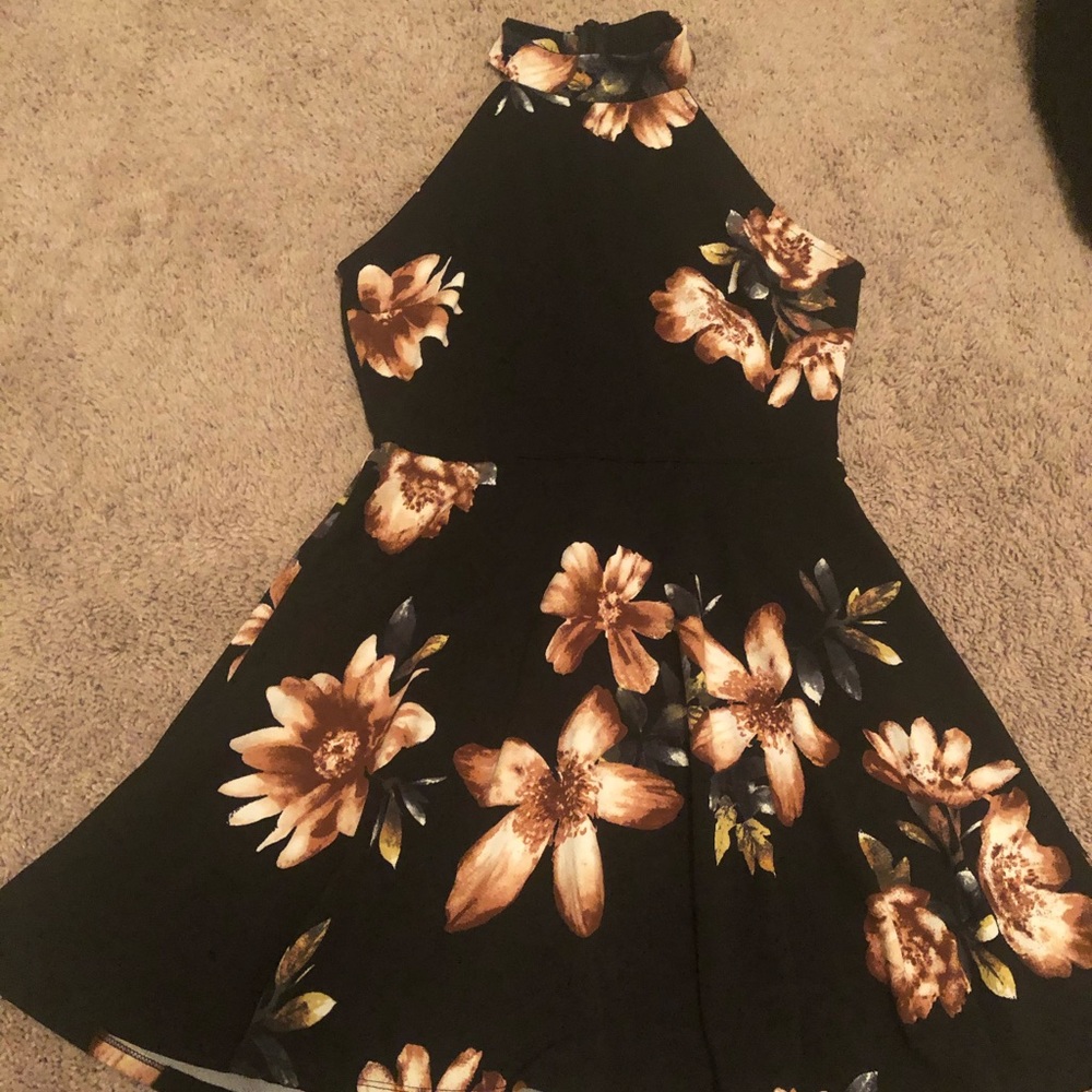 High neck sleeveless dress